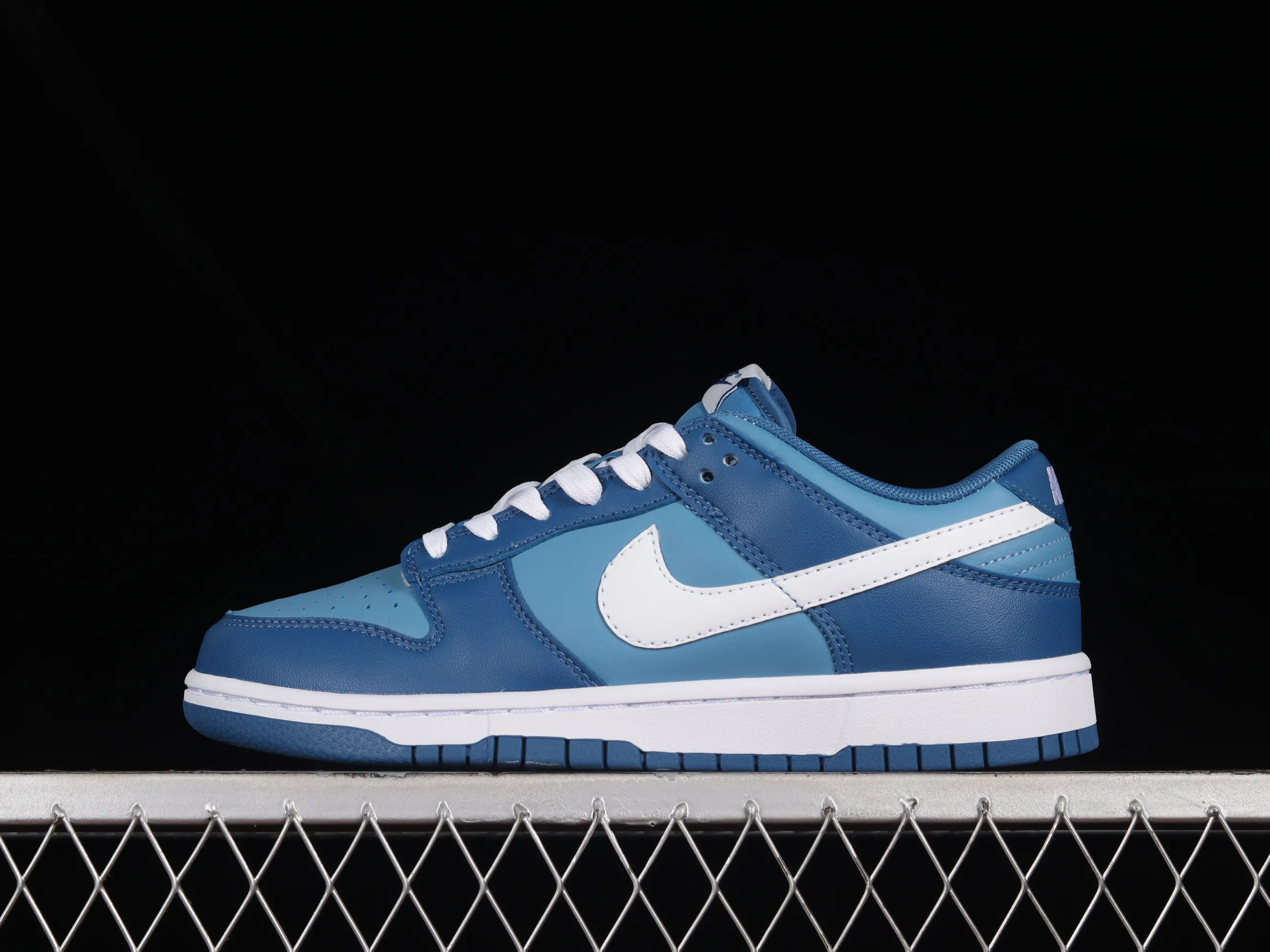 All categories Nk SB Dunk series Nk SB Dunk Low low-top sneakers F version Nk SB Dunk Low "Dark Marina Blue" sea blue color SB smashed backboard fashion casual sneakers DJ6188-400